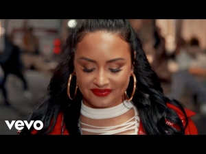 Leia mais sobre o artigo Demi Lovato lança clipe de I Love Me e recebe elogios! Confira as referências do vídeo: