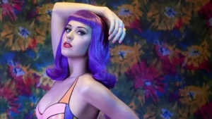 Leia mais sobre o artigo Teenage Dream: Katy Perry comemora 10 anos de seu álbum
